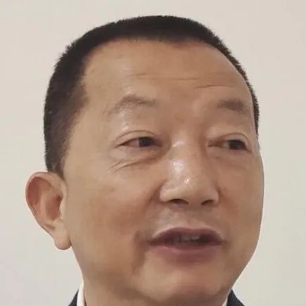 DƬ